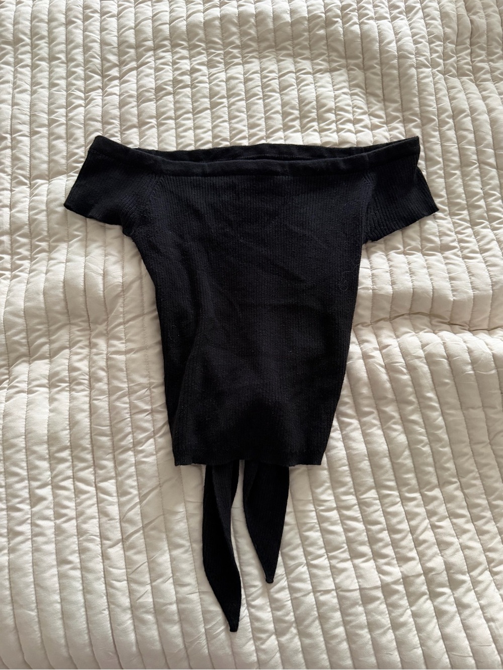 Off-Shoulder Knit Crop Top - Black